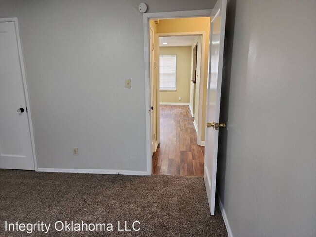 Building Photo - 2 br, 1 bath House - 547 E Indian Drive