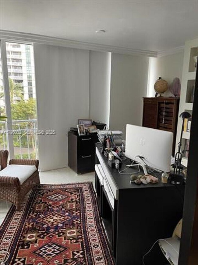 Building Photo - 600 Grapetree Dr