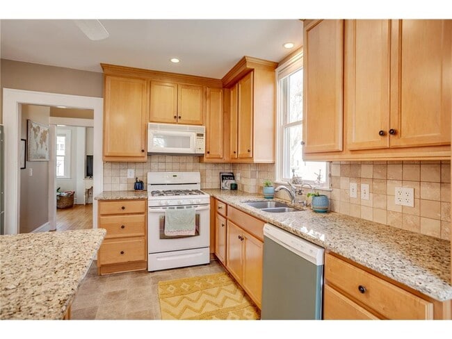 Building Photo - 3521 Girard Ave S