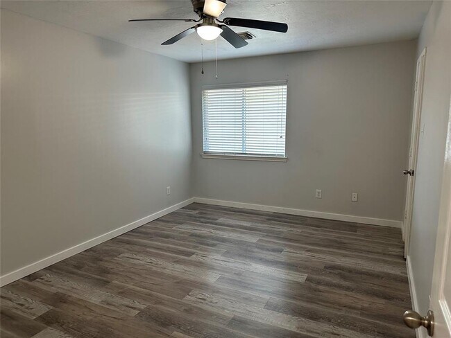 Building Photo - 9206 Kransbury Ln