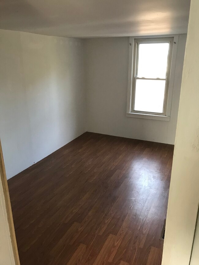 Building Photo - 321 Hege Ave