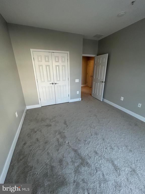 Building Photo - 2400 Brookmoor Ln