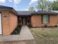 Building Photo - 3115 Nebraska St