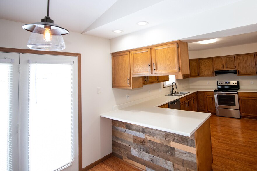 Building Photo - 116 Pierre Pl