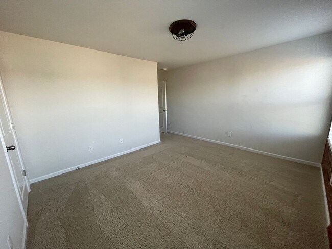 Building Photo - 5BD/3BA Beautiful home within Braeburn nei...