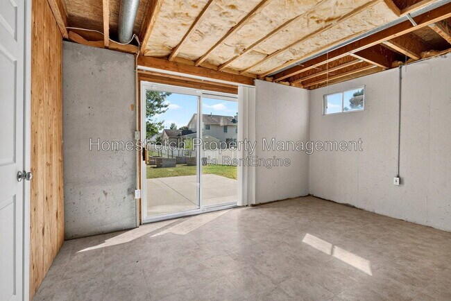 Building Photo - 6910 Emmons Dr