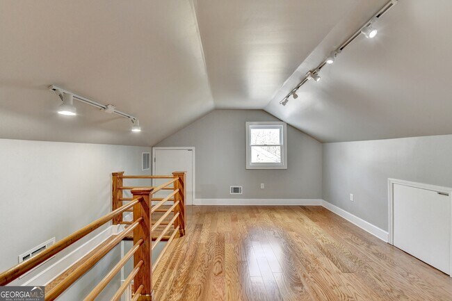 Building Photo - 1926 N Decatur Rd