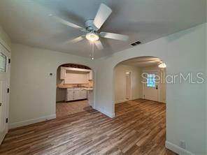 Building Photo - 912 Lake Jessie Dr