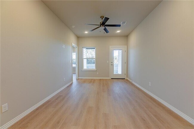 Building Photo - 1707 SW Casuarina Dr
