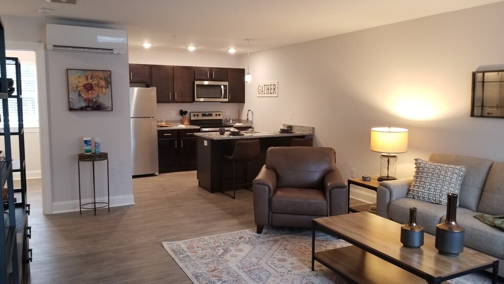 Building Photo - The Residences at 628 Maple