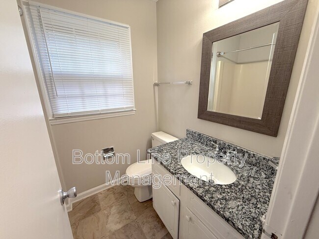 Building Photo - 5301 Rolling Oak Ln