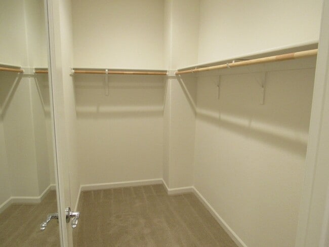 Building Photo - Stunning 3 Bed/3.5 Bath Townhome Walking Distance to BART