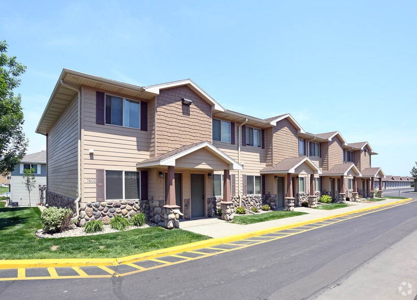 Building - Boulder Creek Townhomes