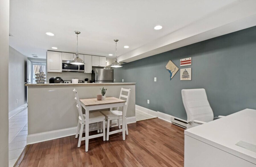 Building Photo - 441 12th St NE