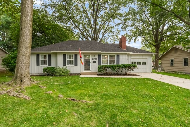 Primary Photo - 7917 W 92nd Pl