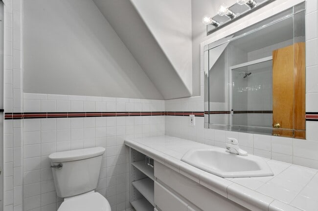 Building Photo - 4Bd/2.5Ba Seattle House