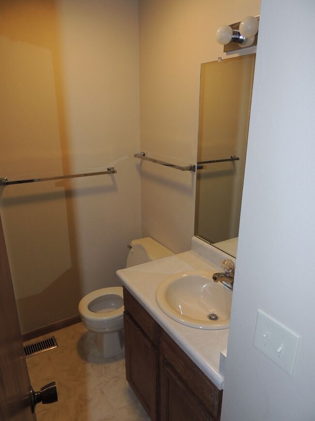 Building Photo - 815 S Joplin Cir