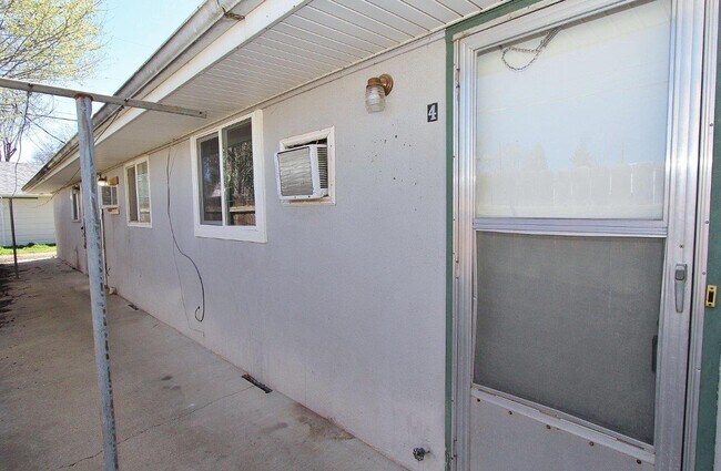 Building Photo - 1407 Ellis Ave