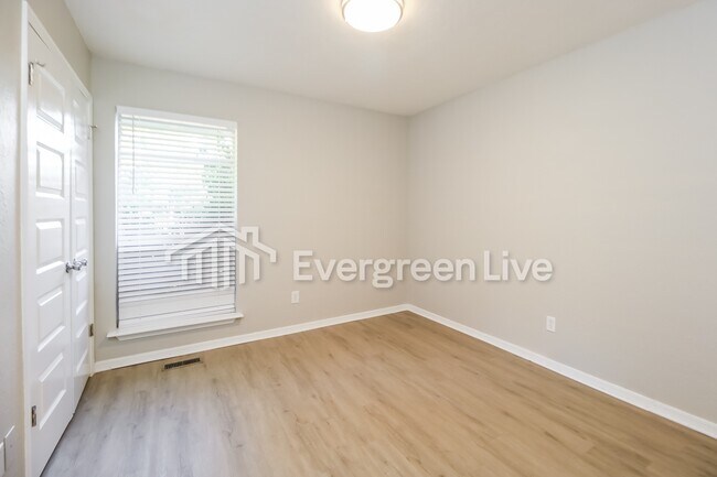 Building Photo - 13341 NW 84th St