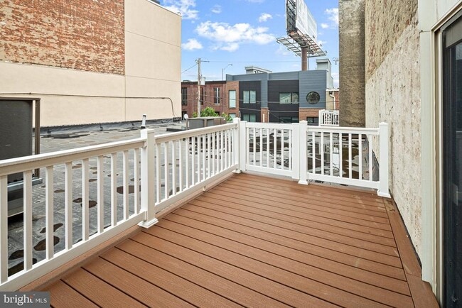 Building Photo - 810 N Hancock St