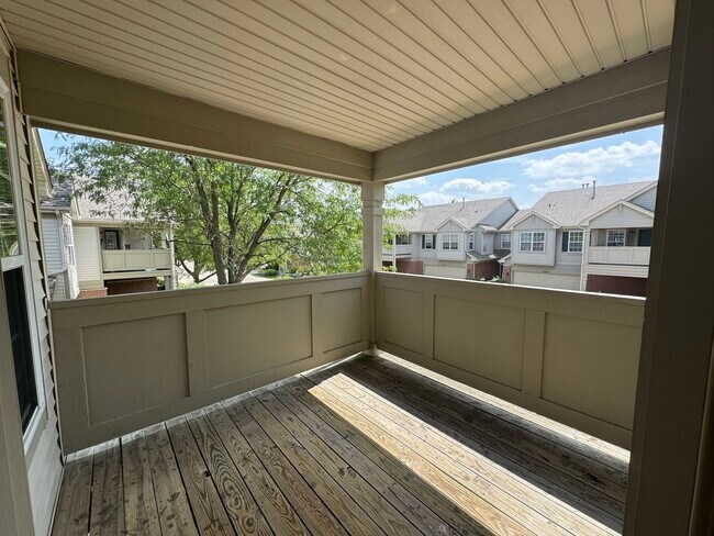 Building Photo - 2268 Vanderbilt Dr
