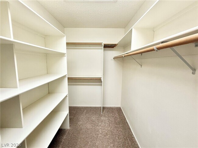 Building Photo - 1081 Pluto St