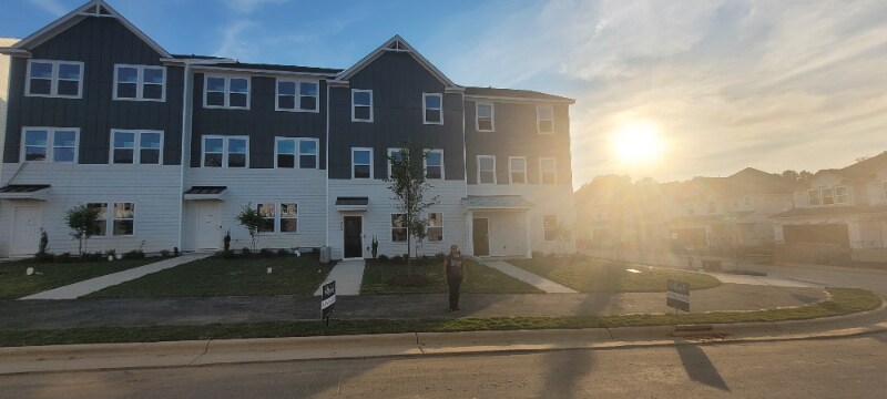 Building Photo - 1464 Hasse Ave