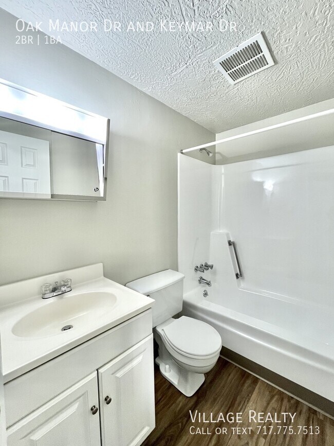 Building Photo - 221 Oak Manor Dr