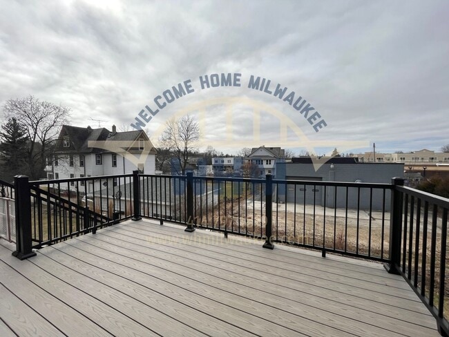 Building Photo - 2935 N 186th St