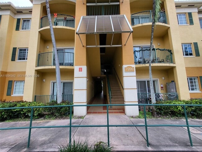 Building Photo - 7200 NW 114th Ave