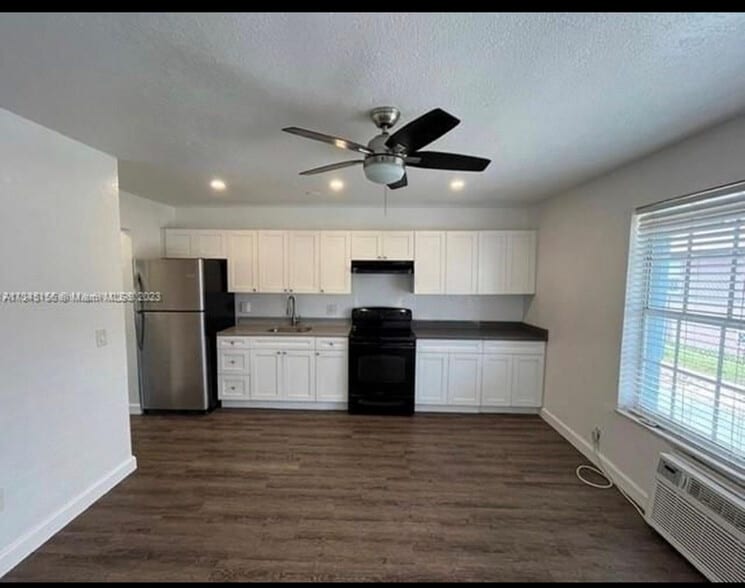 Building Photo - 725 NW 4th Ave