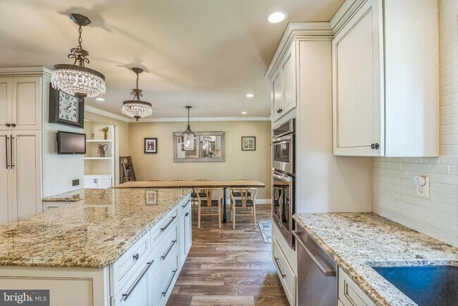 Building Photo - 76 S Forge Manor Dr