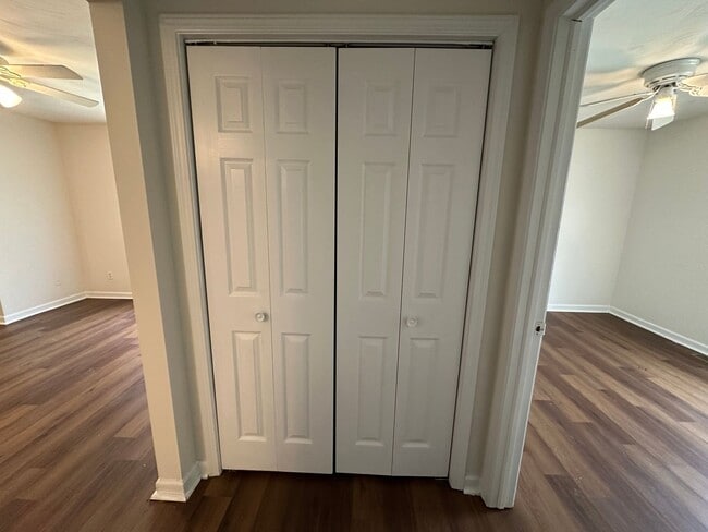 Building Photo - 1651 W Kole Dr