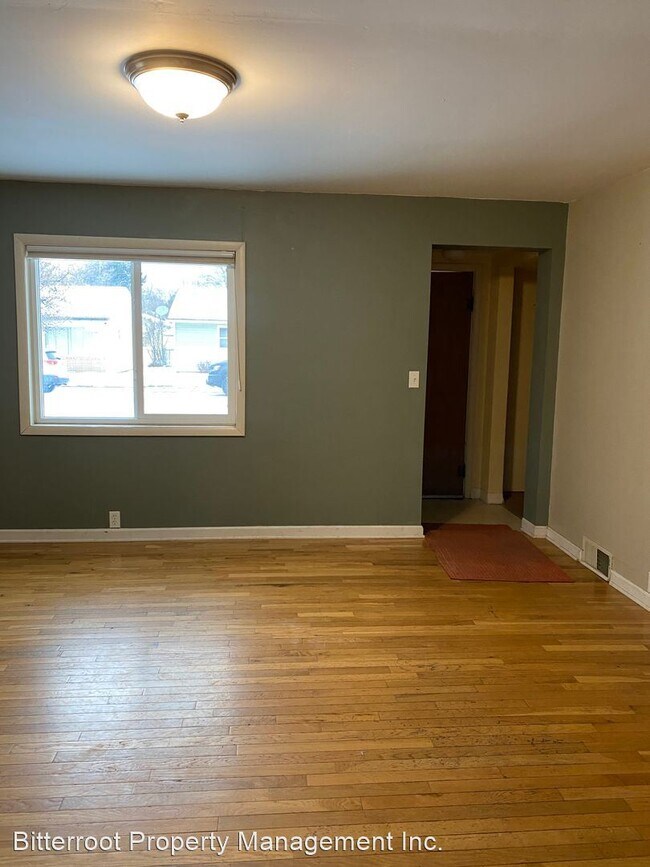 Building Photo - 2 br, 1.5 bath House - 203 Dearborn