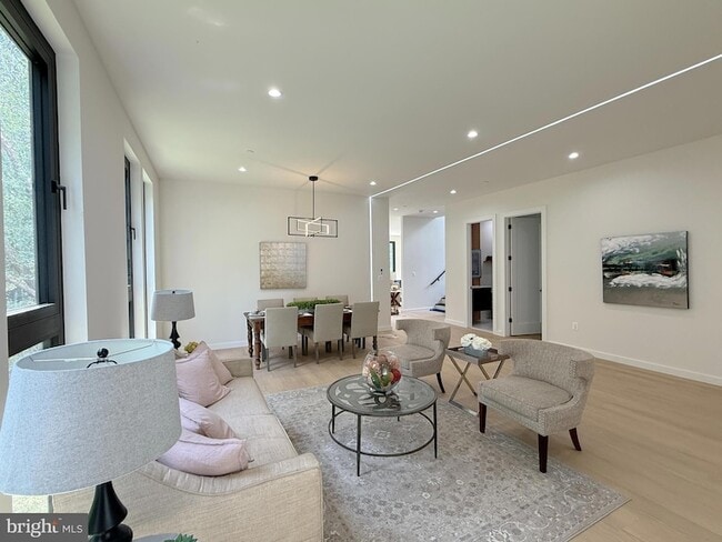 Building Photo - 8908 Mohawk Ln