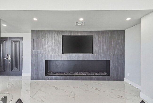 Building Photo - 3111 Bel Air Dr
