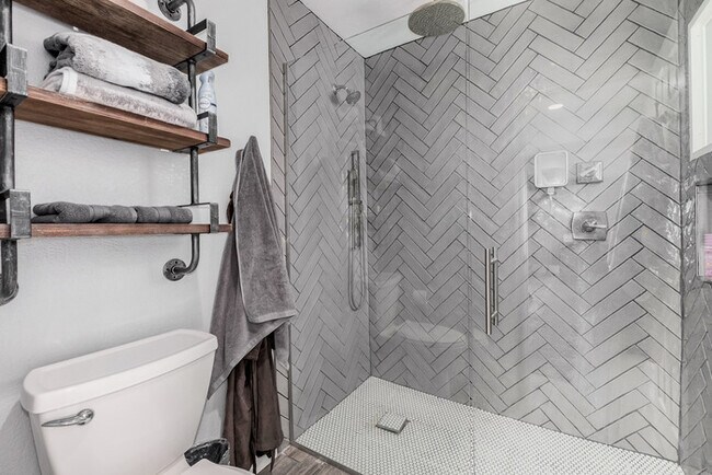 Building Photo - Total remodel in Santa Fe in McCormick Ranch