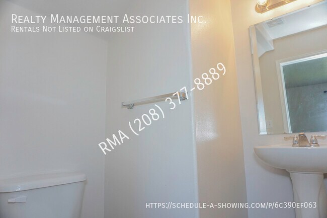 Building Photo - 3511 S Winema Pl