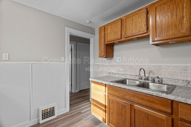 Building Photo - 4304 Springdale Ave