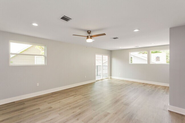 Building Photo - 2005 Portsmouth St