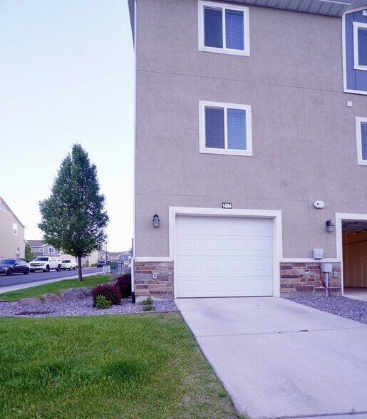 Building Photo - 14864 Diorite Ct