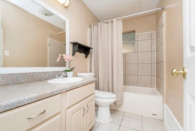 Building Photo - 201 Dixie Dr