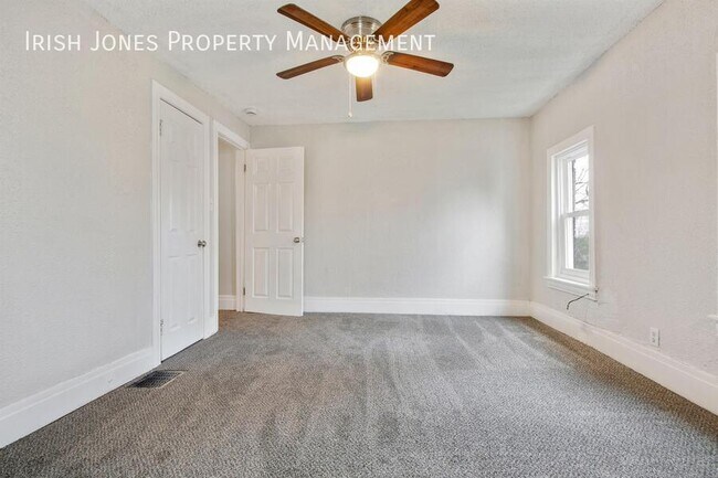 Building Photo - 608 Niagara St