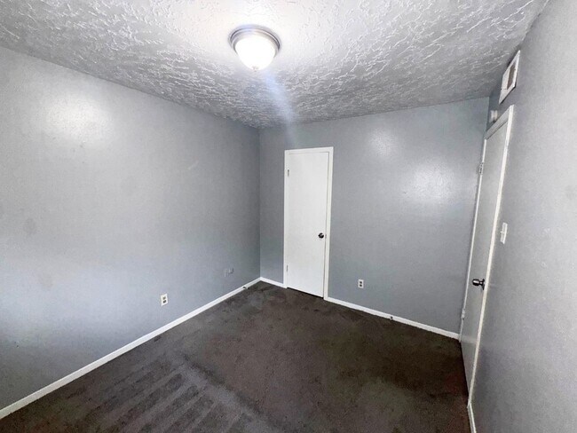 Building Photo - 4806 Ripple Creek Dr