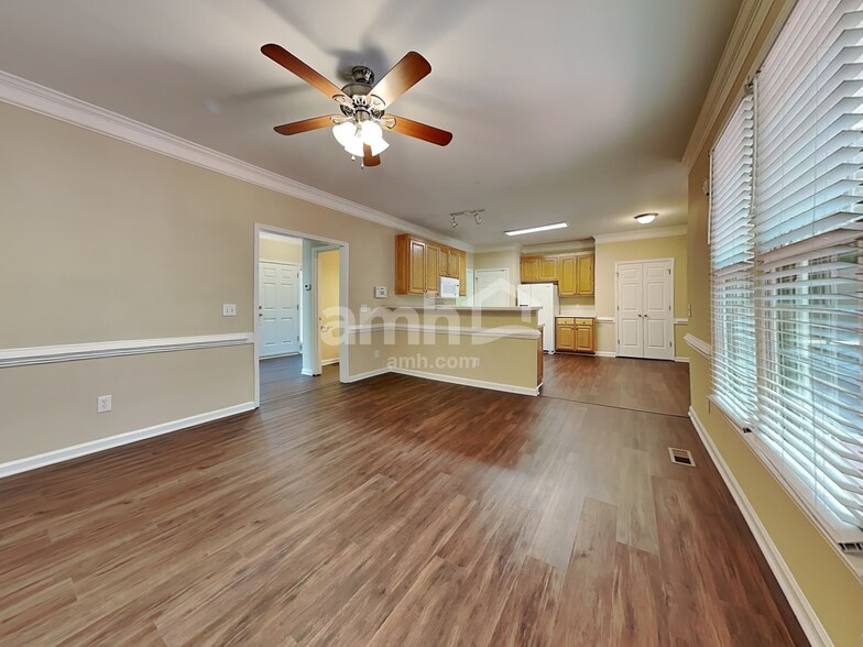 Building Photo - 17 Oleander Point