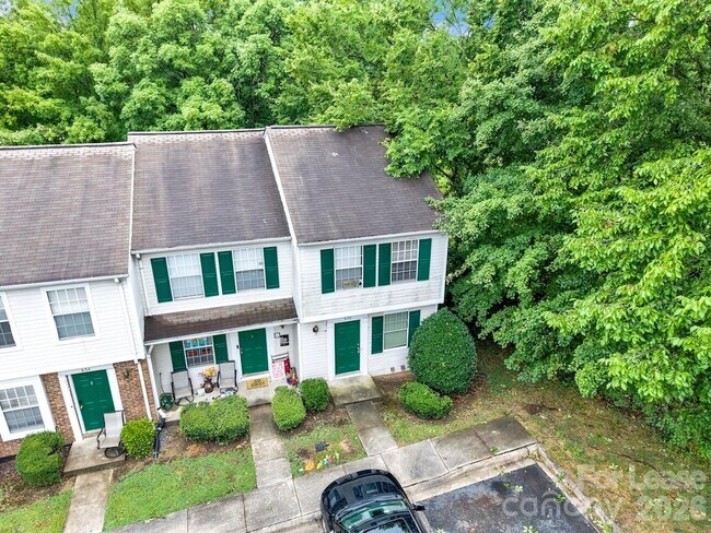 Building Photo - 630 Lex Dr