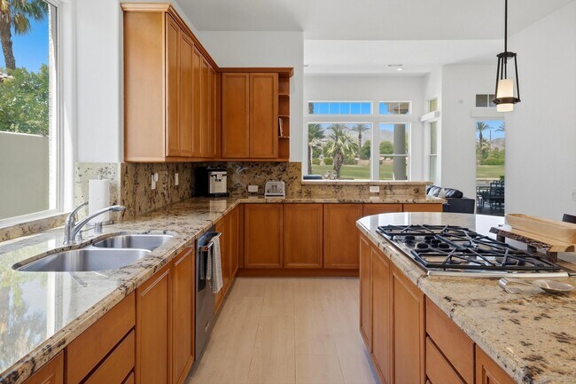Building Photo - 51493 Marbella Ct