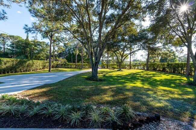 Building Photo - 11989 Persimmon Blvd