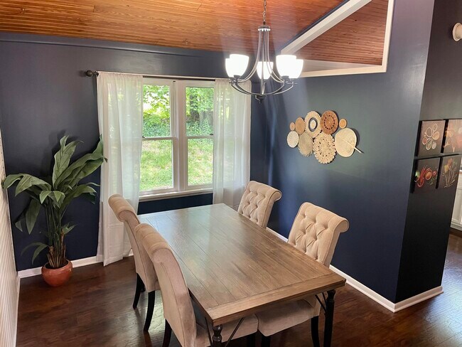 Building Photo - 6968 Corydon Ridge Rd NE