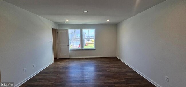 Building Photo - 69 Grayling Rd